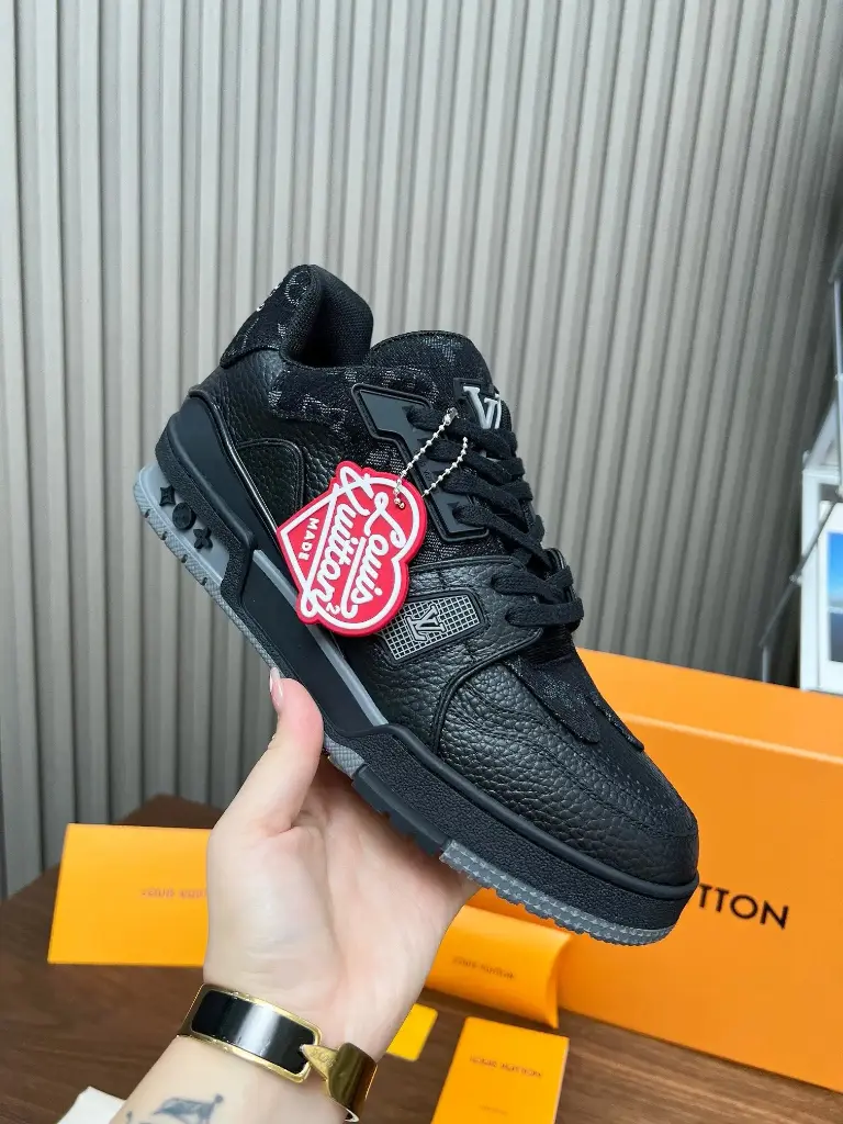 LV Trainers-3